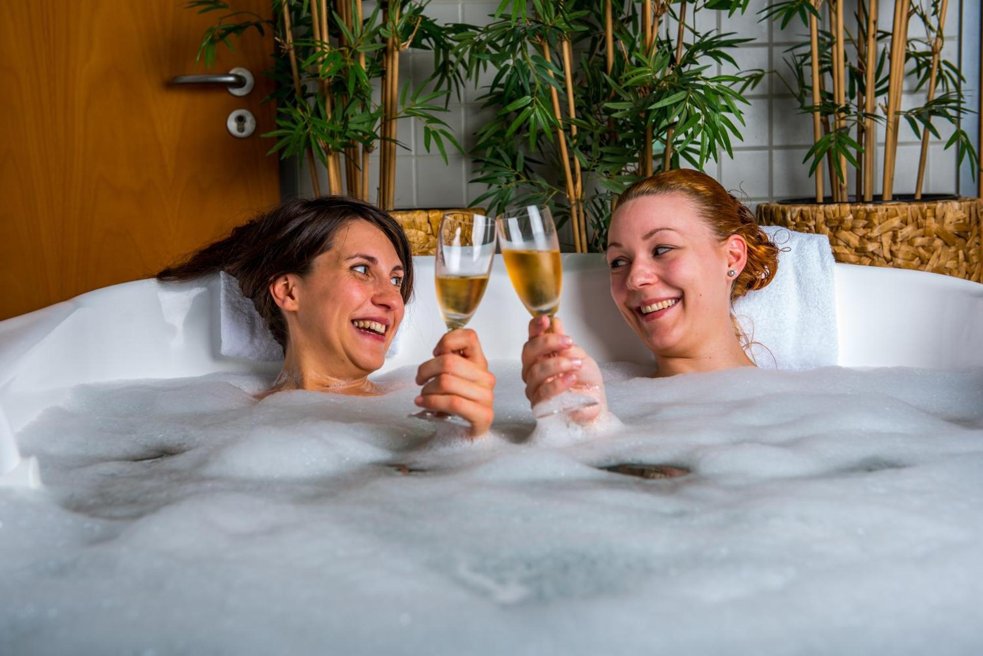 Hotel An Der Therme Bad Sulza Buitenkant foto